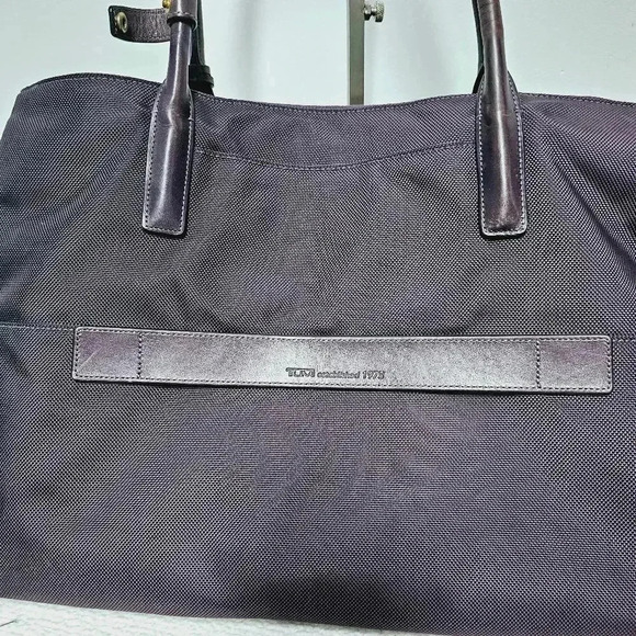 Tumi Hayes Larkin Aubargine triple compartment briefcase travel bag - Picture 7 of 16
